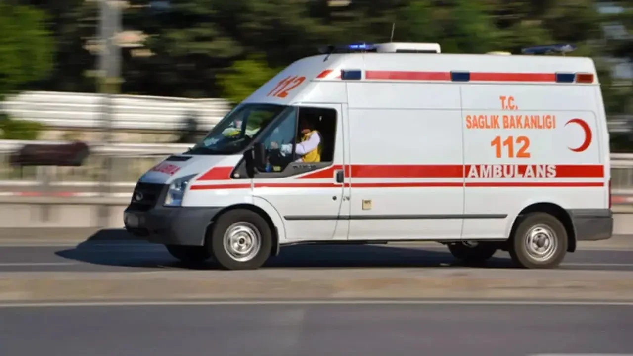 Çankırı'da Kaza! Kamyonet TIR Dorsesine Çarptı, 1 Kişi Yaralandı 2