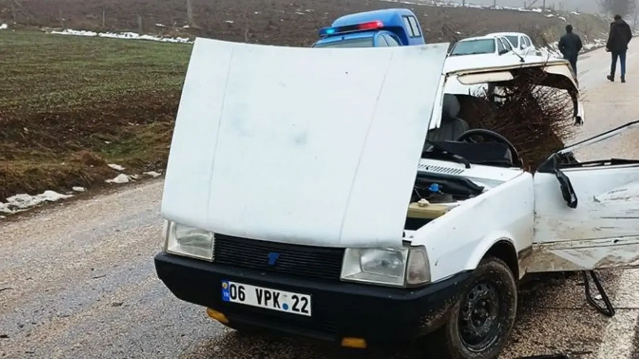 Kastamonu’da Korkunç Kaza! Tofaş İkiye Bölündü 5