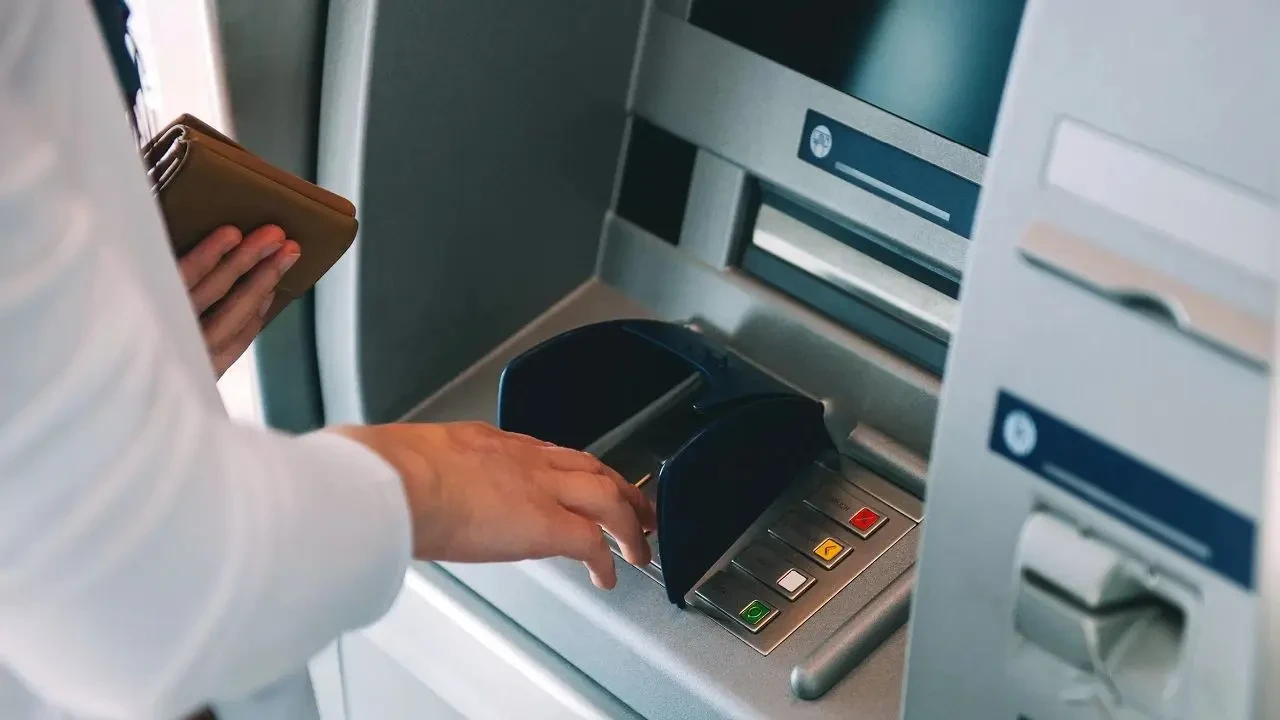 ATM'lerde Yeni Dönem Başlıyor! O Dönem Sonrası Paralar Kabul Edilmeyecek 5