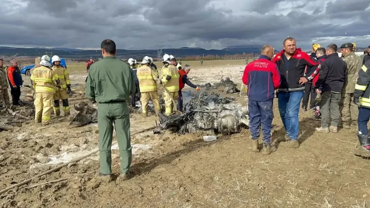 Isparta'da Askeri Helikopter Düştü! 6 Askerimiz Şehit Oldu 1