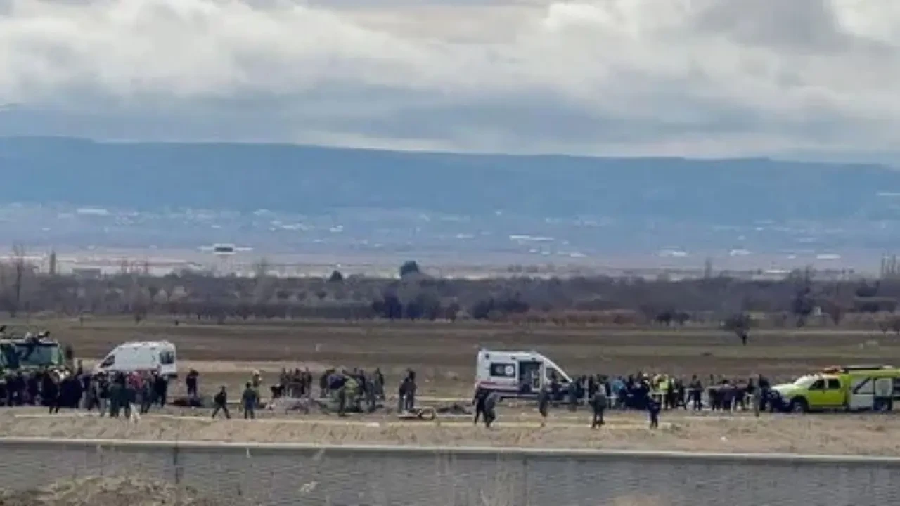 Isparta'da Askeri Helikopter Düştü! 6 Askerimiz Şehit Oldu 2