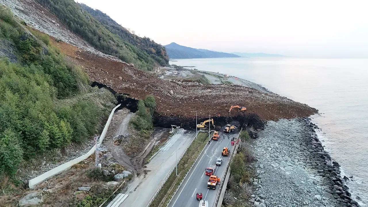 Artvin’de Heyelan Faciası! Dört Kişinin Cansız Bedeni Bulundu 1