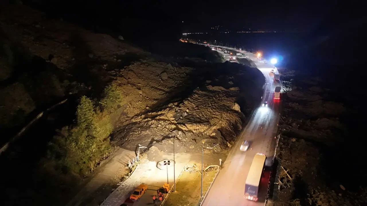 Artvin’de Heyelan Faciası! Dört Kişinin Cansız Bedeni Bulundu 4