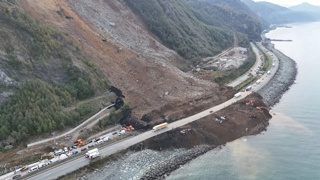 Artvin’de Heyelan Faciası! Dört Kişinin Cansız Bedeni Bulundu 5