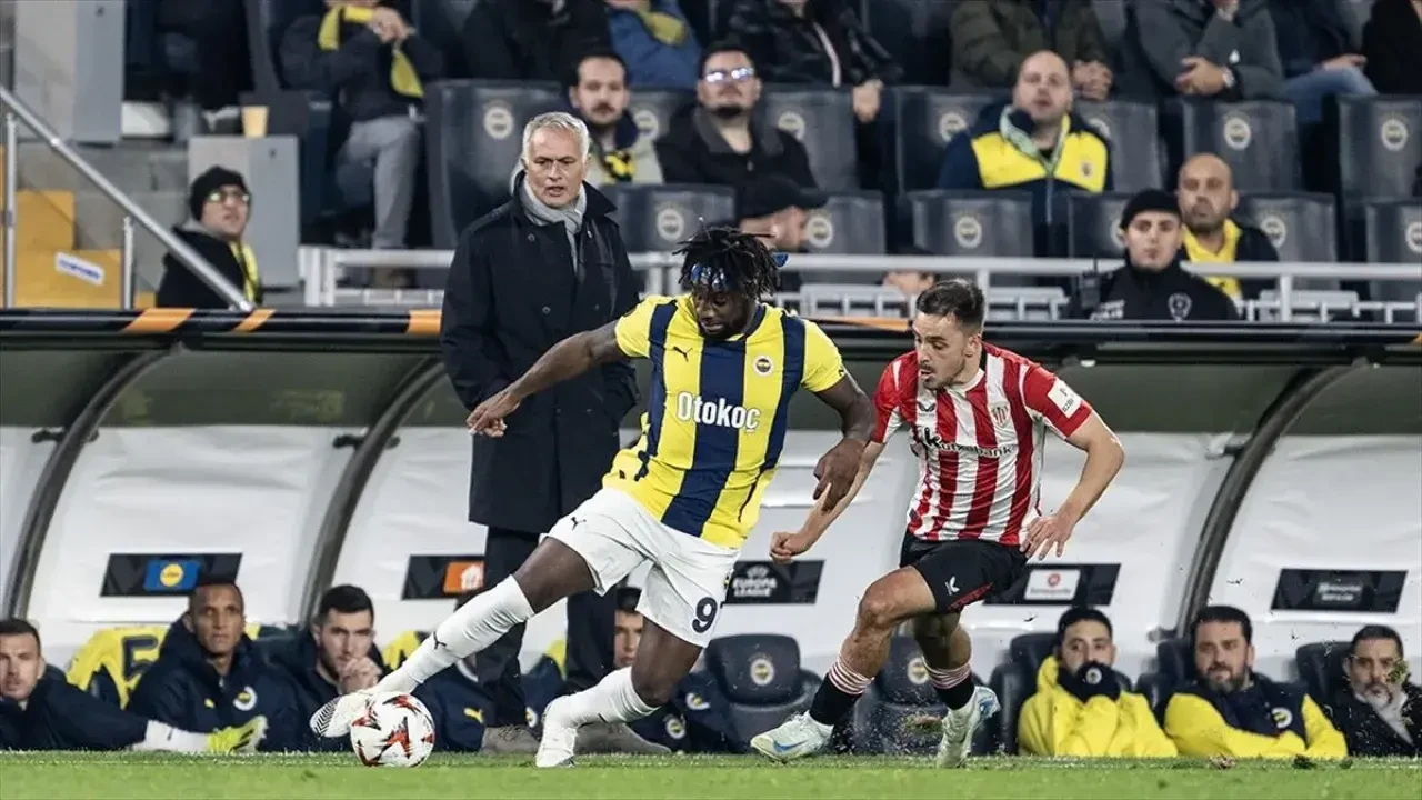 Fenerbahçe'nin Athletic Bilbao Mağlubiyetinden Sonra İstifa Islıkları! Taraftar Ali Koç İstifa Naraları Attı 5