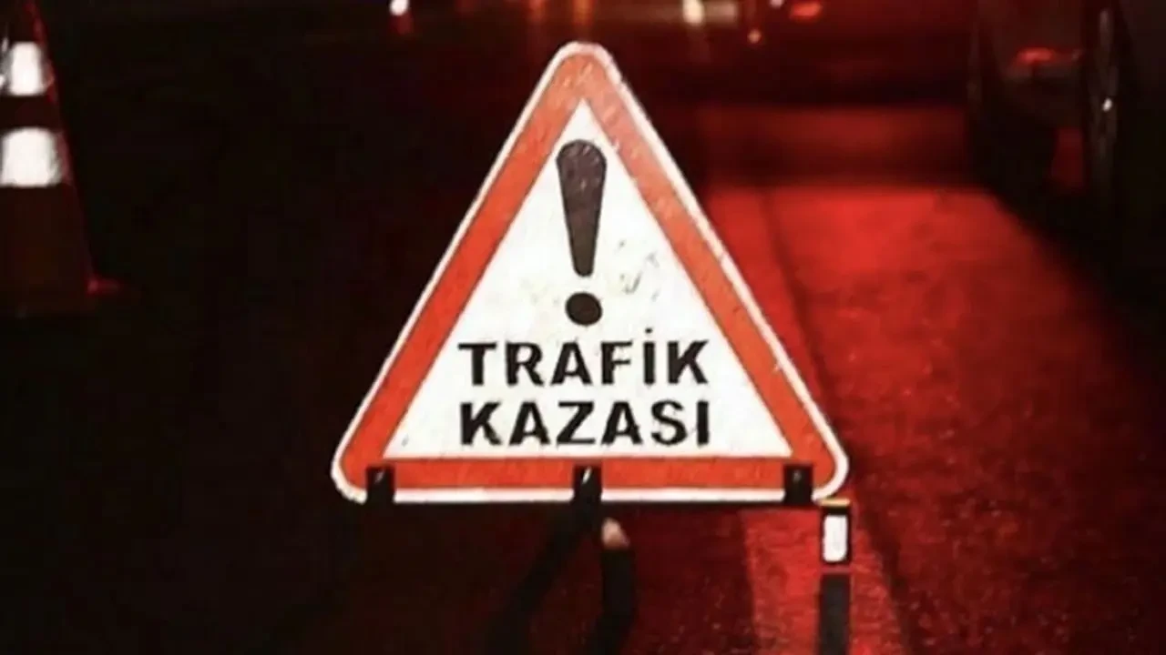 Kocaeli Darıca’da Kavşakta Korkunç Kaza! İki Otomobil Çarpıştı 1’i Çocuk, 3 Yaralı 4