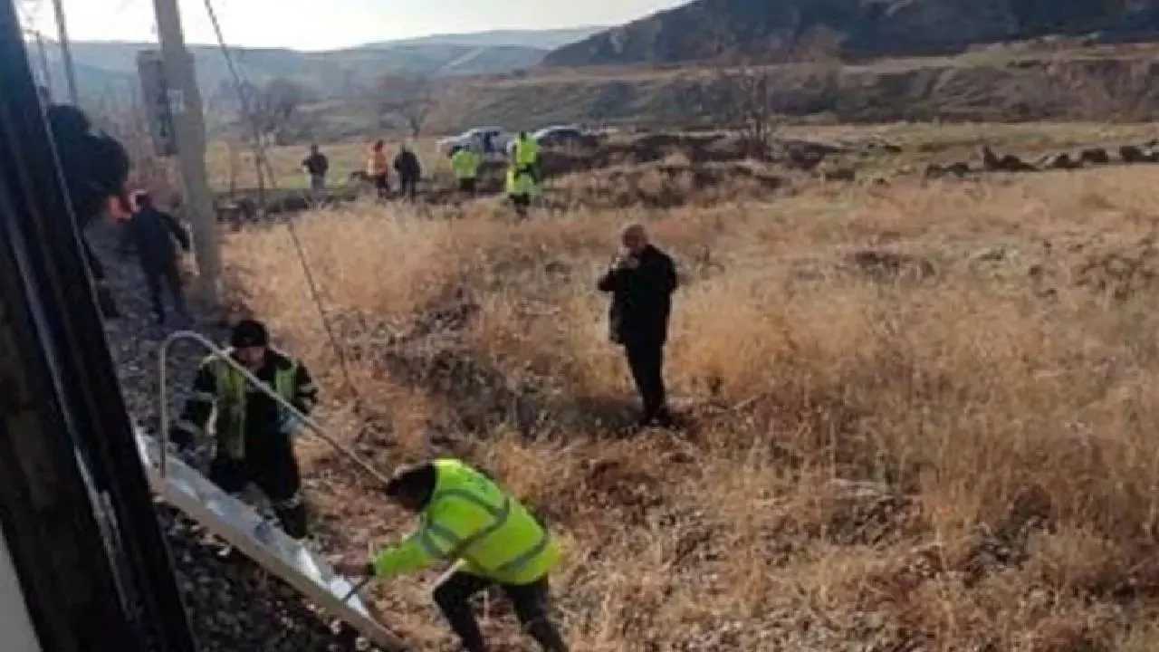 Ankara Polatlı’da Tren Kazası! Makinistin Dikkati Olası Felaketi Önledi 5