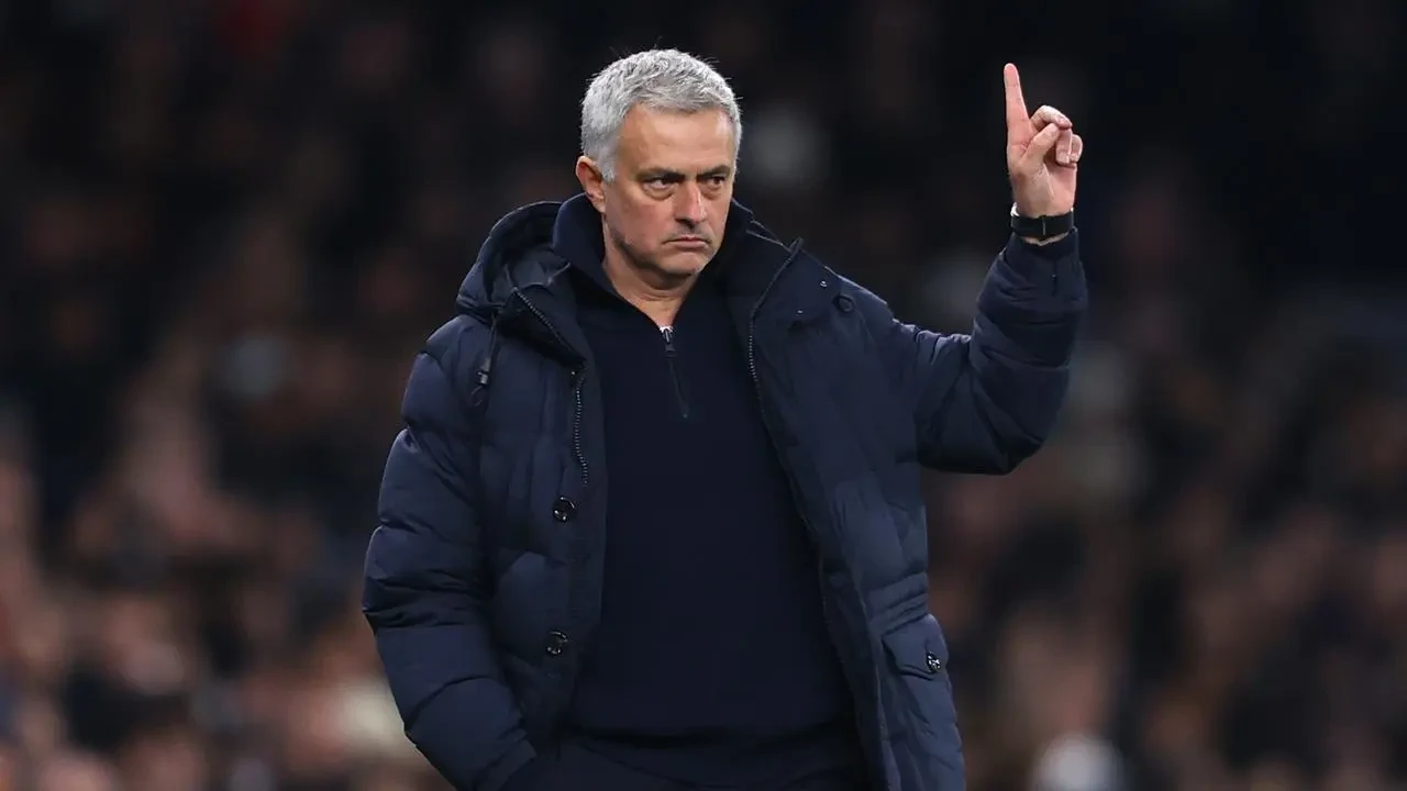 Jose Mourinho, Şampiyonluk İddiasını Tekrar Etti! "Yarış Galatasaray ile Bizim Aramızda Geçecek" 5