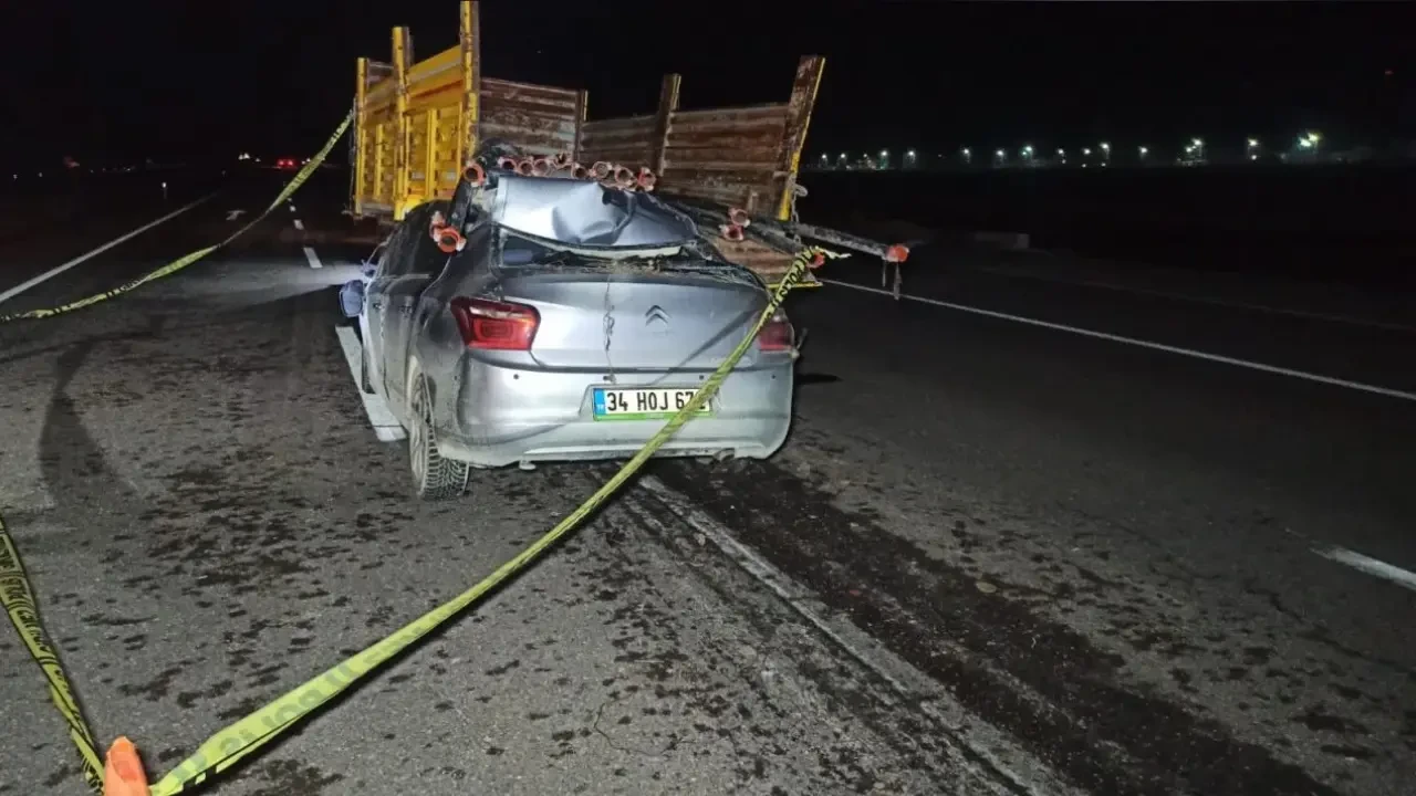 Konya'da Traktör Römorkuna Çarpan Otomobilin Sürücüsü Hayatını Kaybetti 2