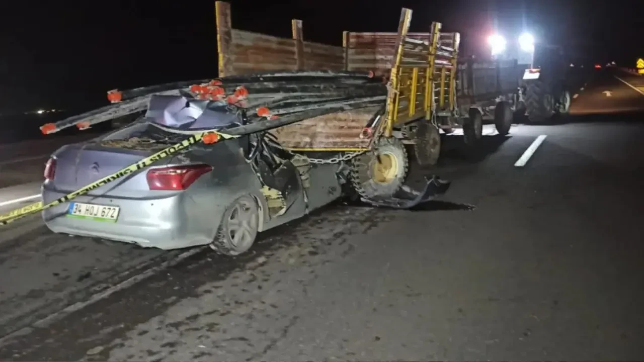 Konya'da Traktör Römorkuna Çarpan Otomobilin Sürücüsü Hayatını Kaybetti 3