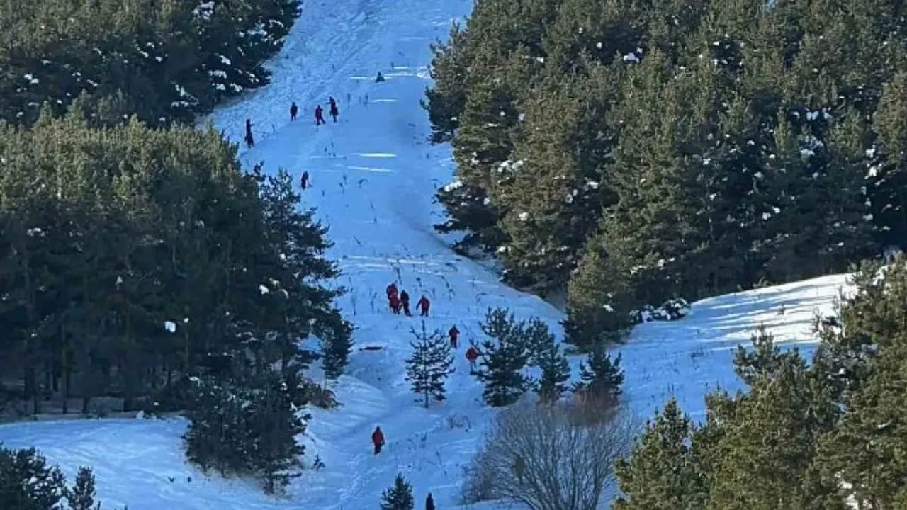 Erzurum Palandöken Dağı'nda Çığ Faciası! 16 Yaşındaki Sporcu Emre Yazgan Hayatını Kaybetti 6