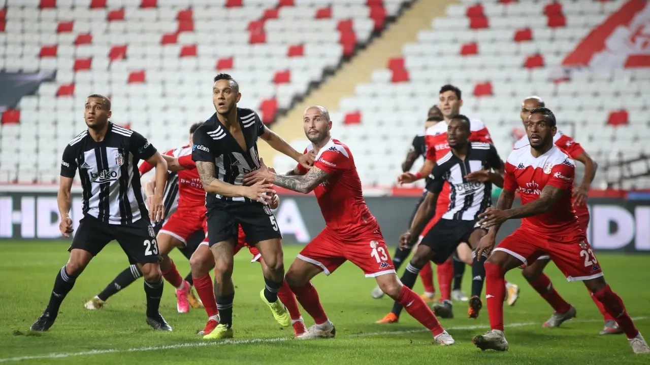 Nihat Kahveci'den Beşiktaş-Alanyaspor Maçı Sonrası Sert Eleştiriler! Anlatın Hadi... 4