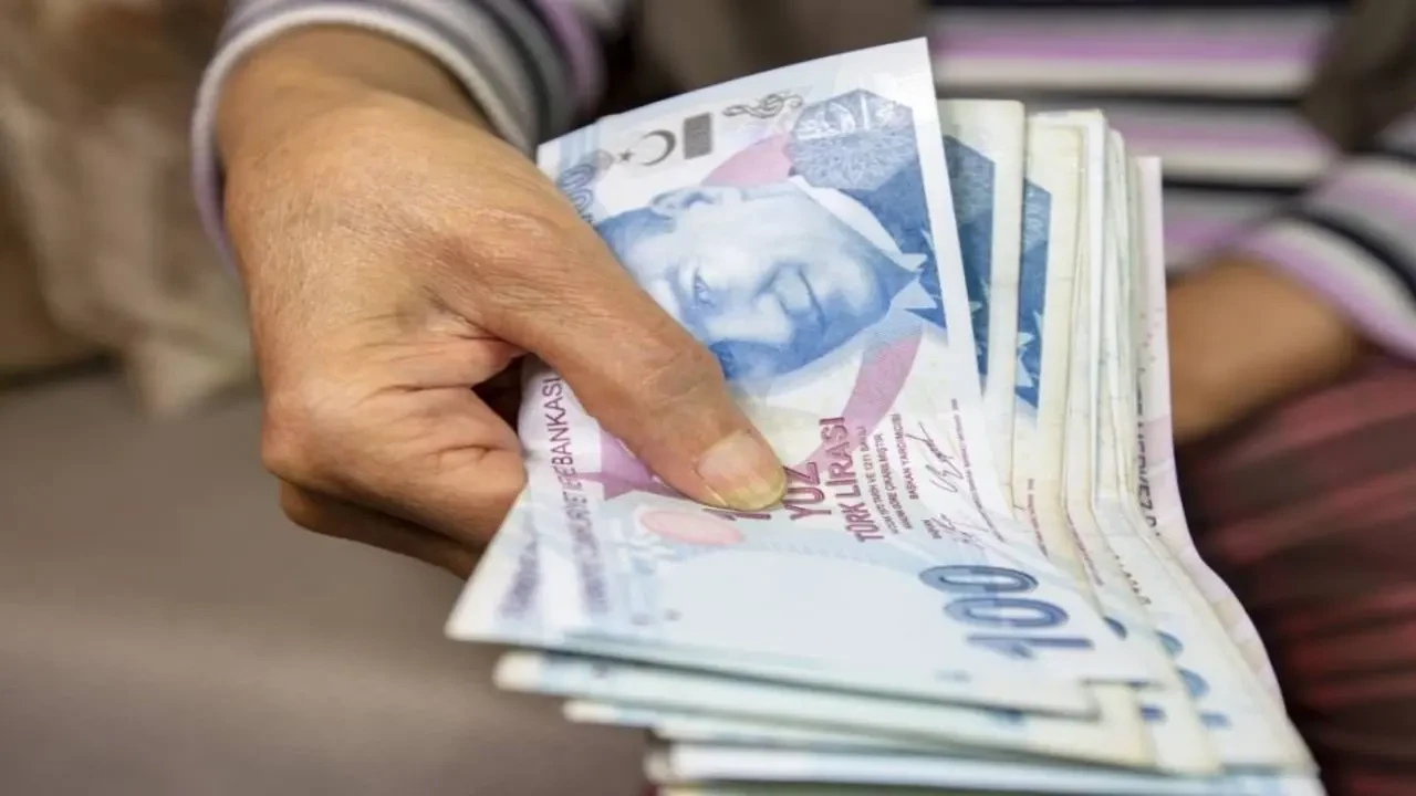 Emekli Aylığı Açlık Sınırının 8 Bin Lira Altında Kaldı! Gelecekleri İse Belirsiz 1