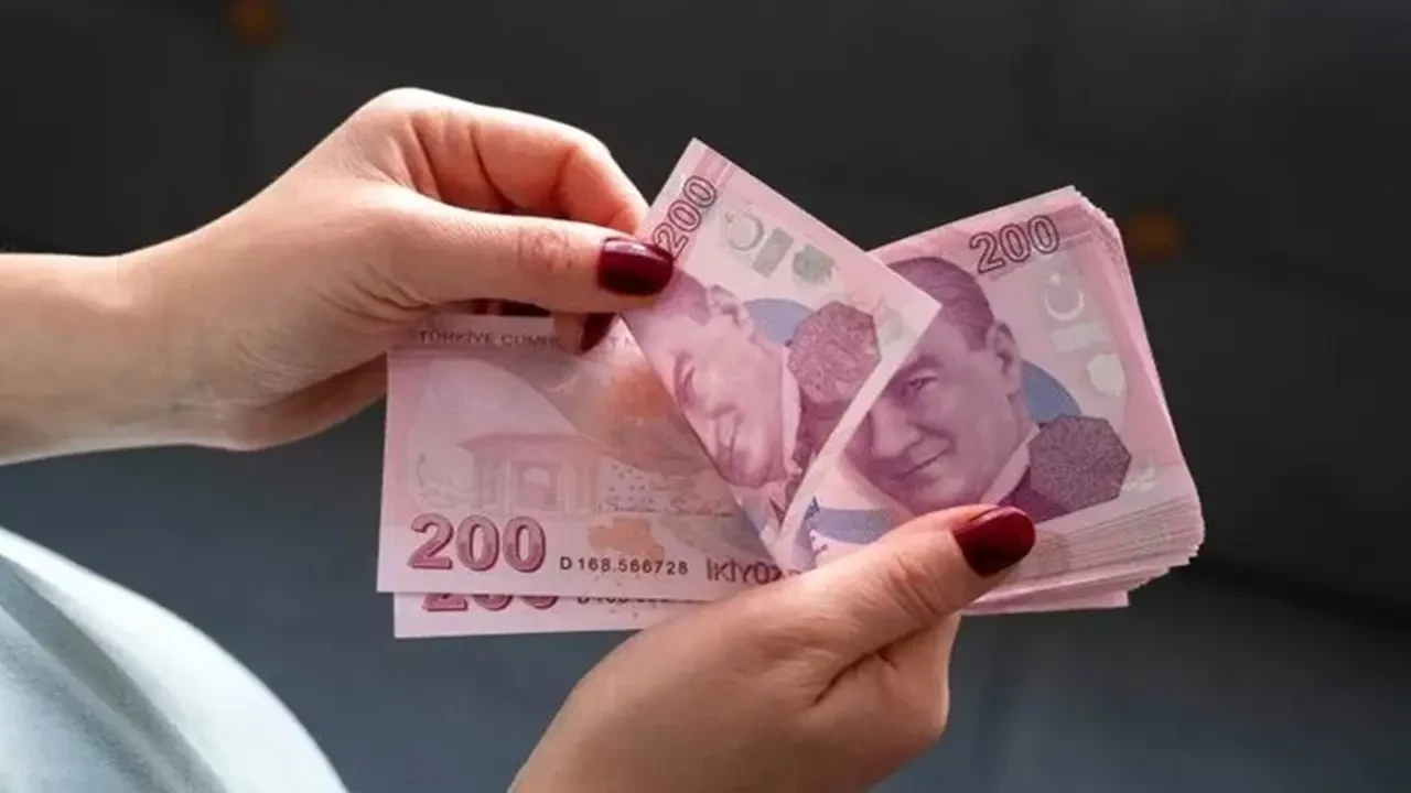 Emekli Aylığı Açlık Sınırının 8 Bin Lira Altında Kaldı! Gelecekleri İse Belirsiz 4