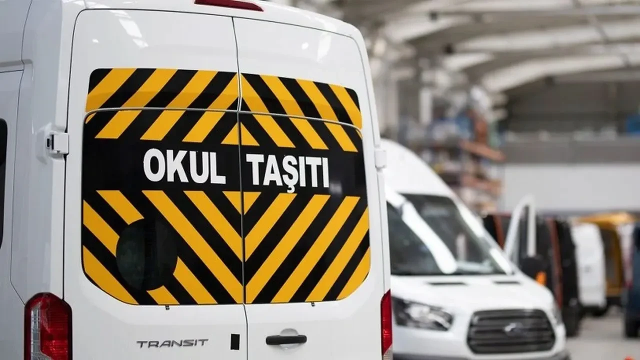 İstanbul'da okul servisi devrildi: Çok sayıda yaralı var 5