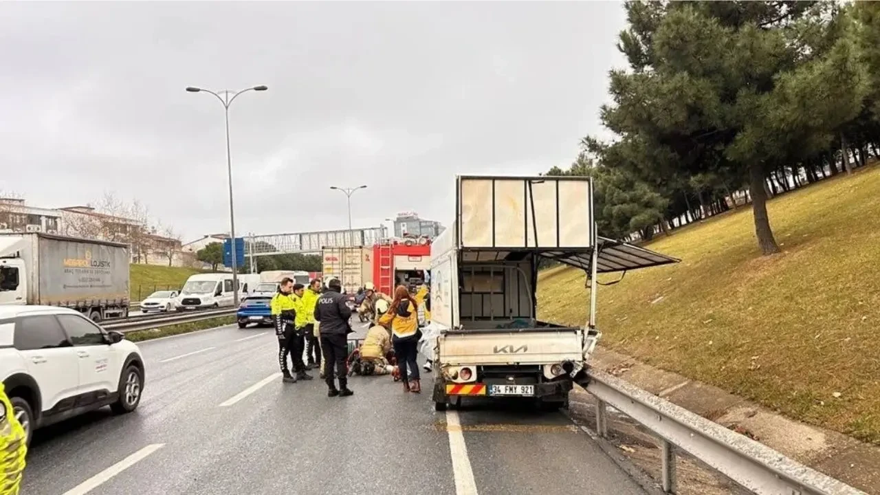 TEM bağlantı yolunda zincirleme kaza: Üç yaralı 4