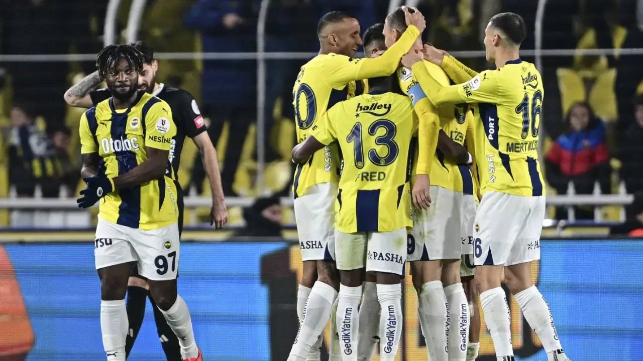 Fenerbahçe'nin 5 yıldızına transfer iddiası: Yurt içi ve yurtdışından teklif var 6