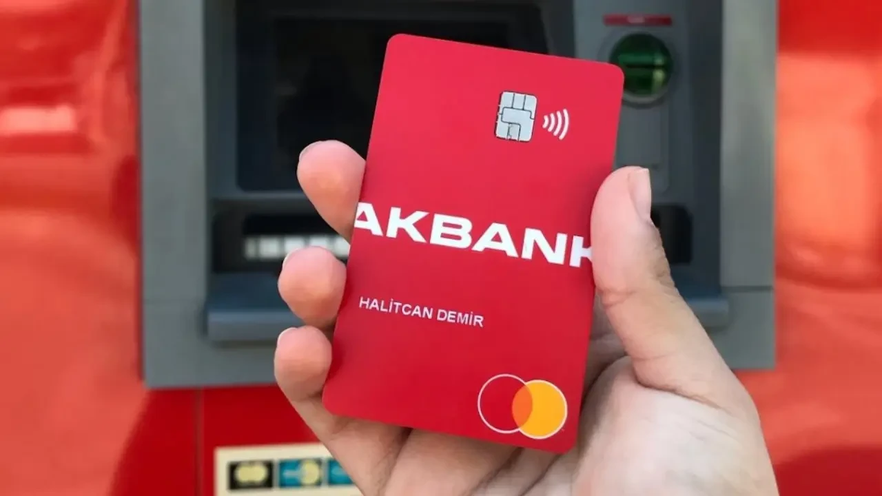 Akbank'tan yepyeni bir kampanya: Kart başvurusuyla 100.000 TL'ye kadar kredi fırsatı 2