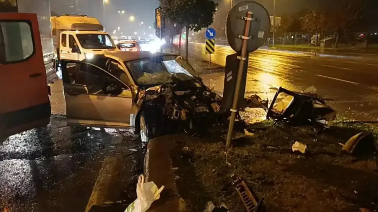 Kartal sahil yolunda feci kaza: 1'i ağır 6 yaralı 4