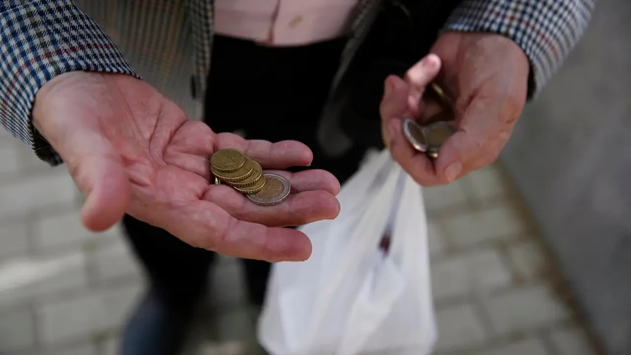 Açlık ve yoksulluk sınırı güncellendi: Asgari ücret ile arasındaki fark ne kadar oldu? 3