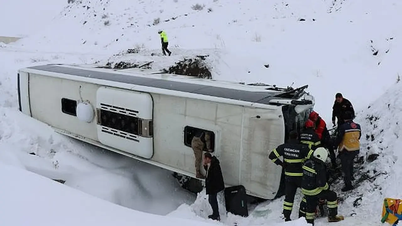 Erzincan'da otobüs kazası: Şoför yolcular için kendini feda etti, yaşamını yitirdi 2