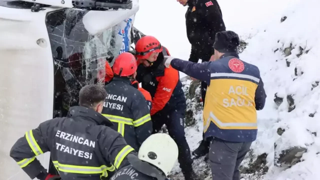 Erzincan'da otobüs kazası: Şoför yolcular için kendini feda etti, yaşamını yitirdi 4