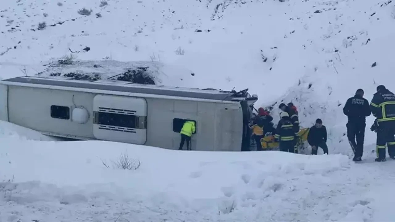 Erzincan'da otobüs kazası: Şoför yolcular için kendini feda etti, yaşamını yitirdi 5