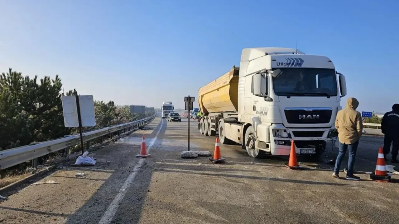 Konya’da buzlanma nedeniyle feci kaza: Bir ölü, bir yaralı 4