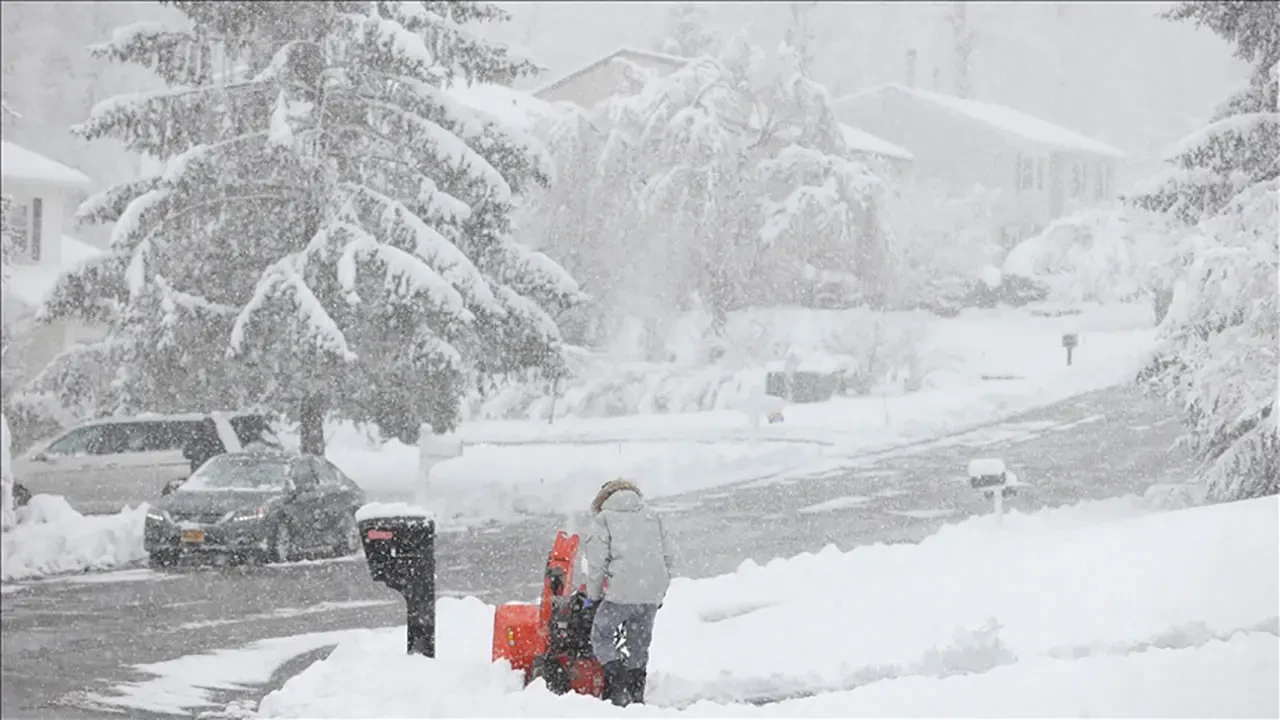 İstanbul'a soğuk hava ve kar yağışı deliyor: Meteoroloji ve AKOM'dan uyarılar 1