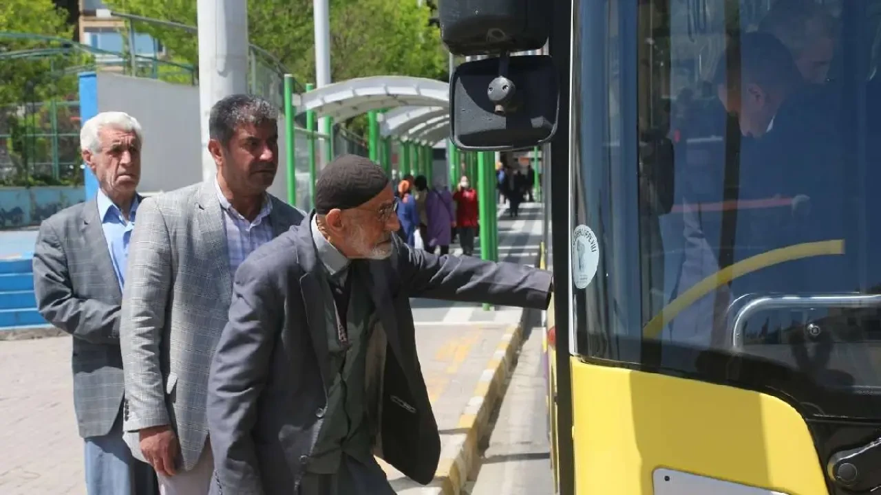 Ulaşımda emeklilere şok: İndirimli bilet uygulaması sona erdi 3