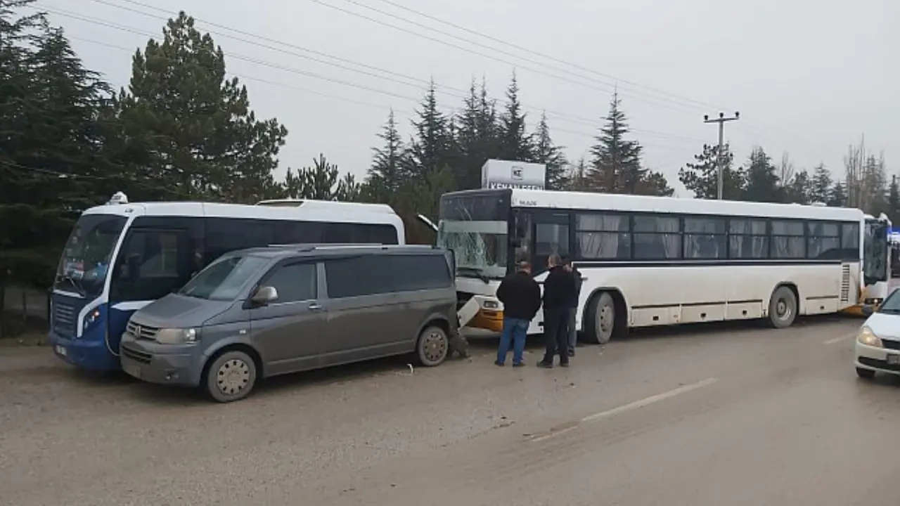 Başkent'te zincirleme kaza: 31 kişi yaralandı 2