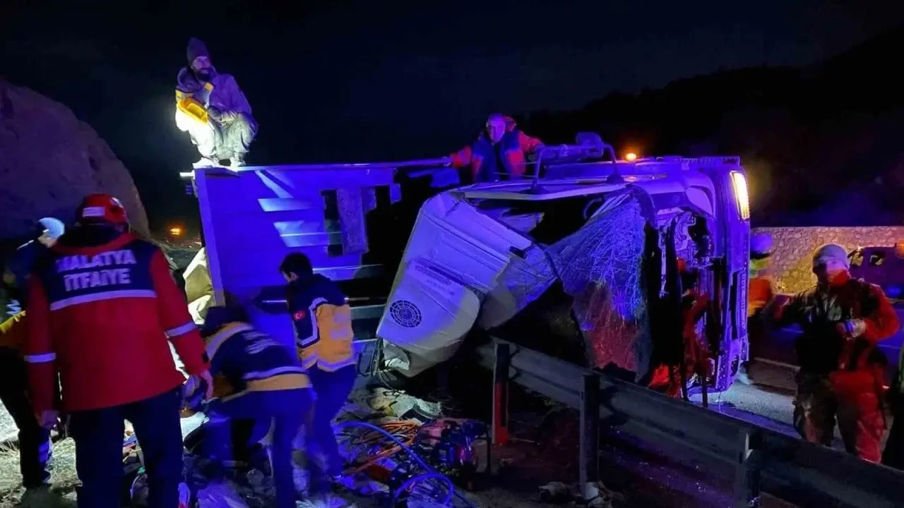 Malatya'da korkunç tır kazası: 2 ölü, 1 yaralı 3