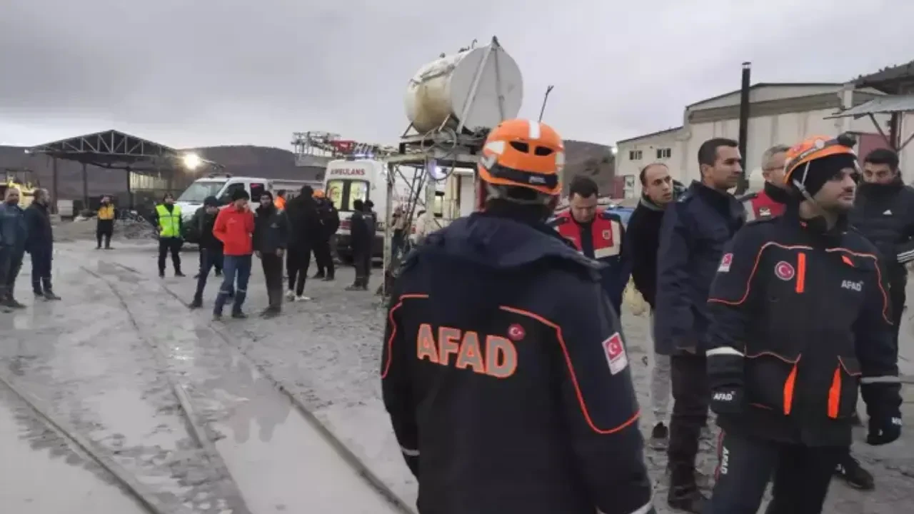 Konya'da baraj tünelinde devrilen vagonun altında kalan işçi hayatını kaybetti 4