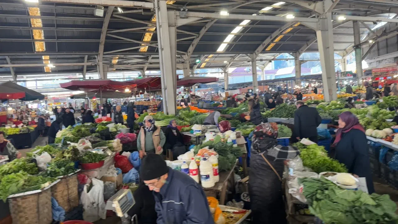 Halk pazarında fiyatlar cep yakıyor: Pazarlara ilgi azaldı 5