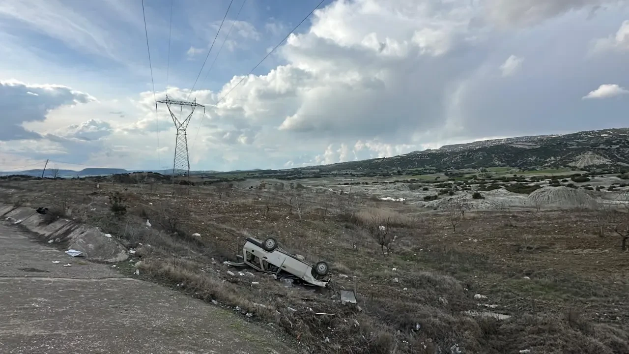 Uşak’ta takla atan otomobil: Sürücü ağır yaralandı 2