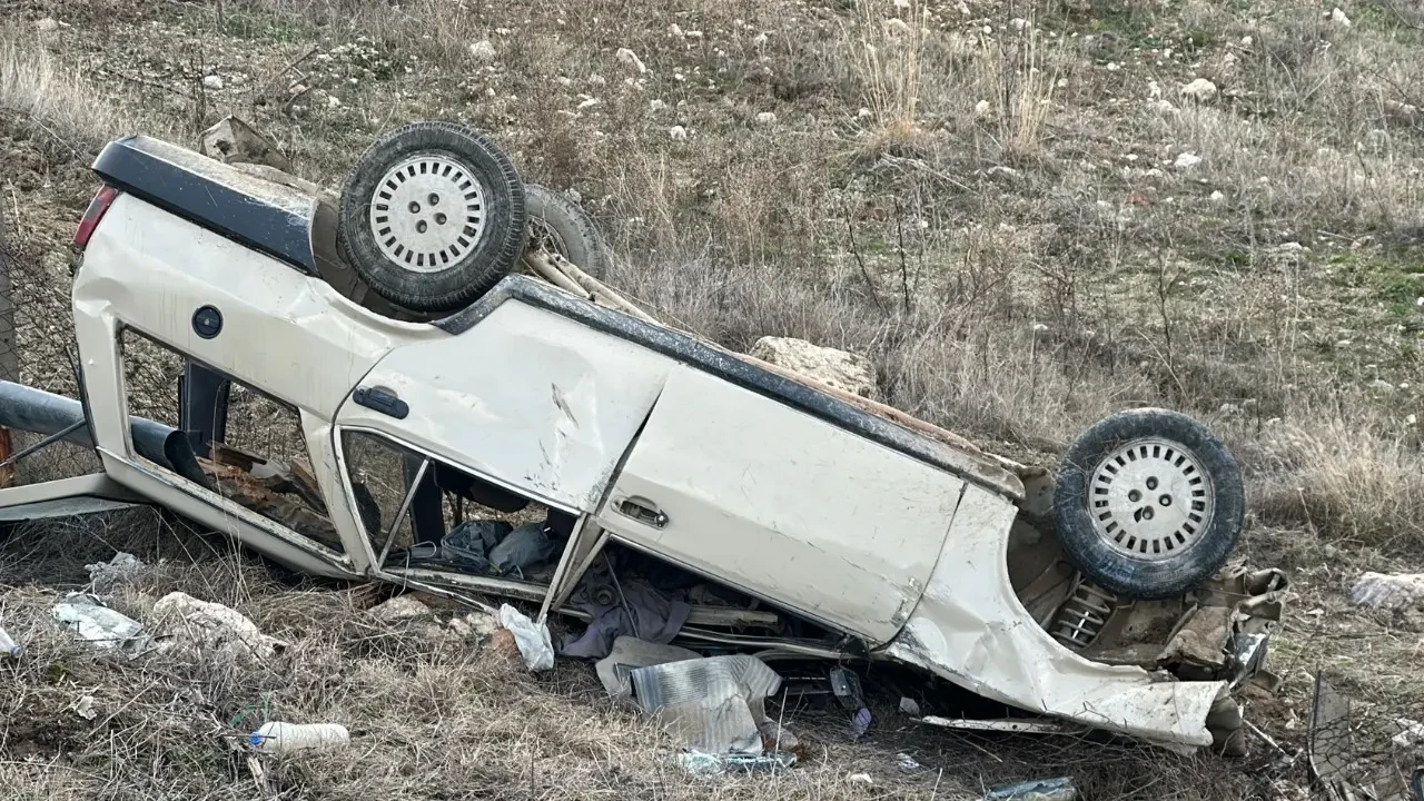 Uşak’ta takla atan otomobil: Sürücü ağır yaralandı 5