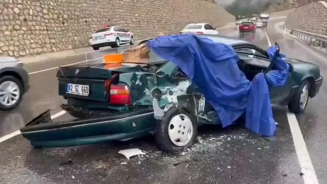 Antalya’da peş peşe trafik kazası: 5 yaralı 3