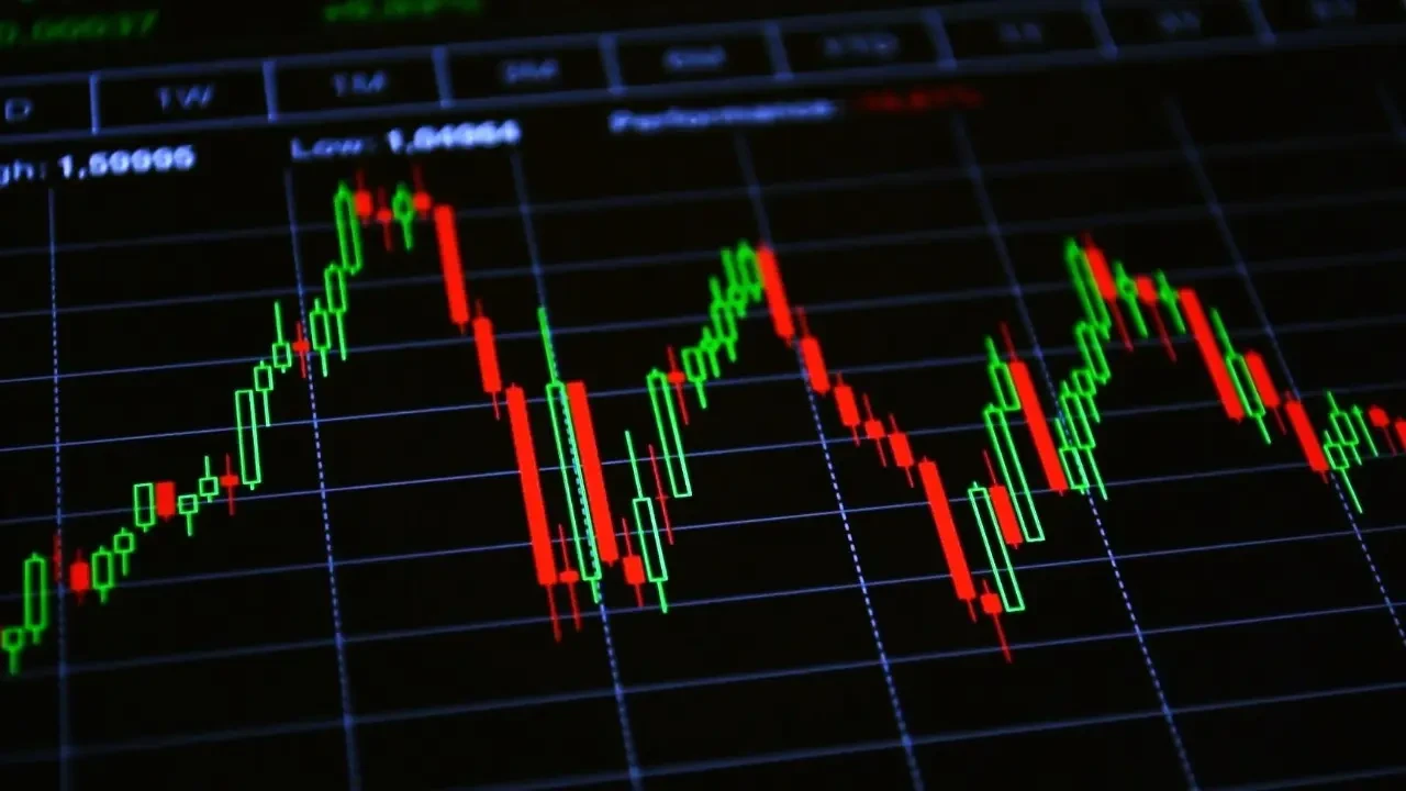 Piyasalar haftaya hareketli başladı: Borsa düşüşte, altın geriledi 1