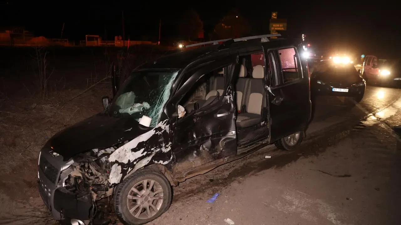 Şanlıurfa'da feci kaza: Freni boşalan kamyonet 7 aracı sürükleyip köprüden düştü 5