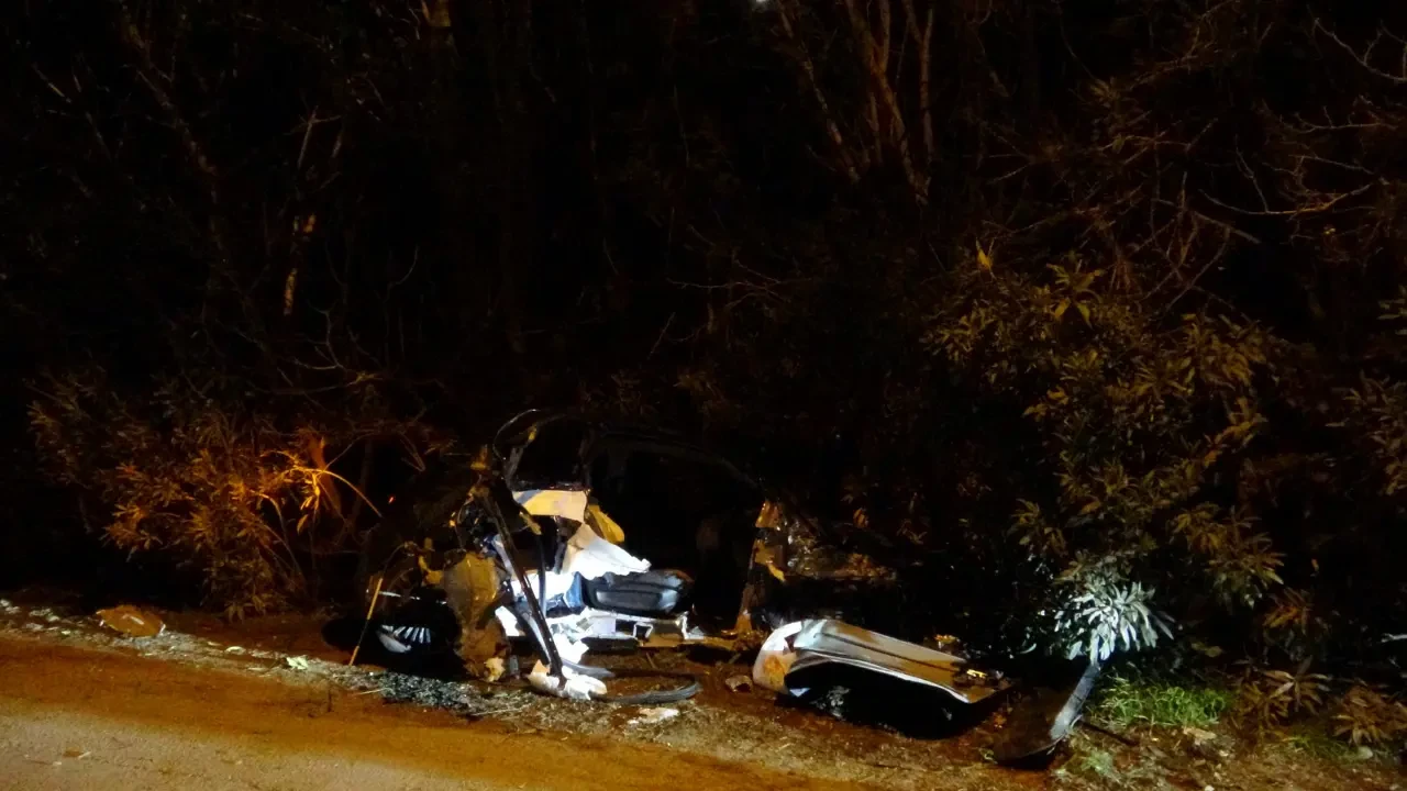 Antalya'da alkollü sürücü kaza yaptı: Otomobil hurdaya döndü 4