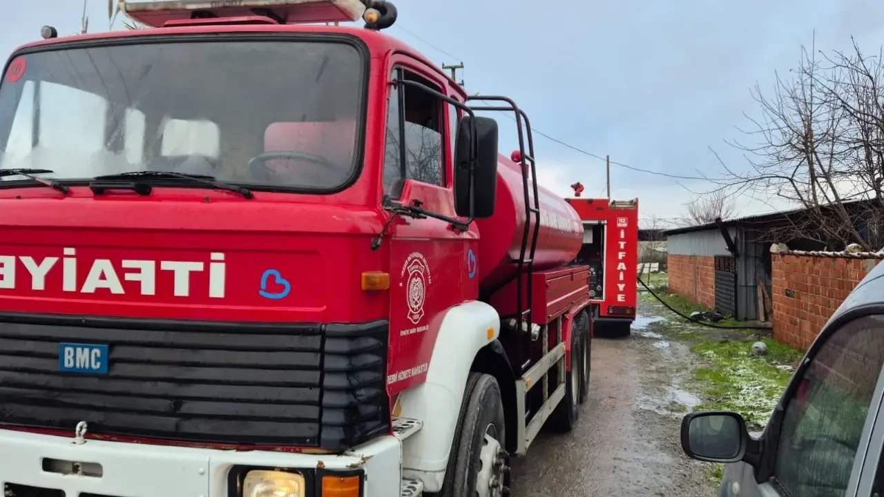 Susurluk'ta depoda yangın paniği: Yangın kısa sürede söndürüldü 1