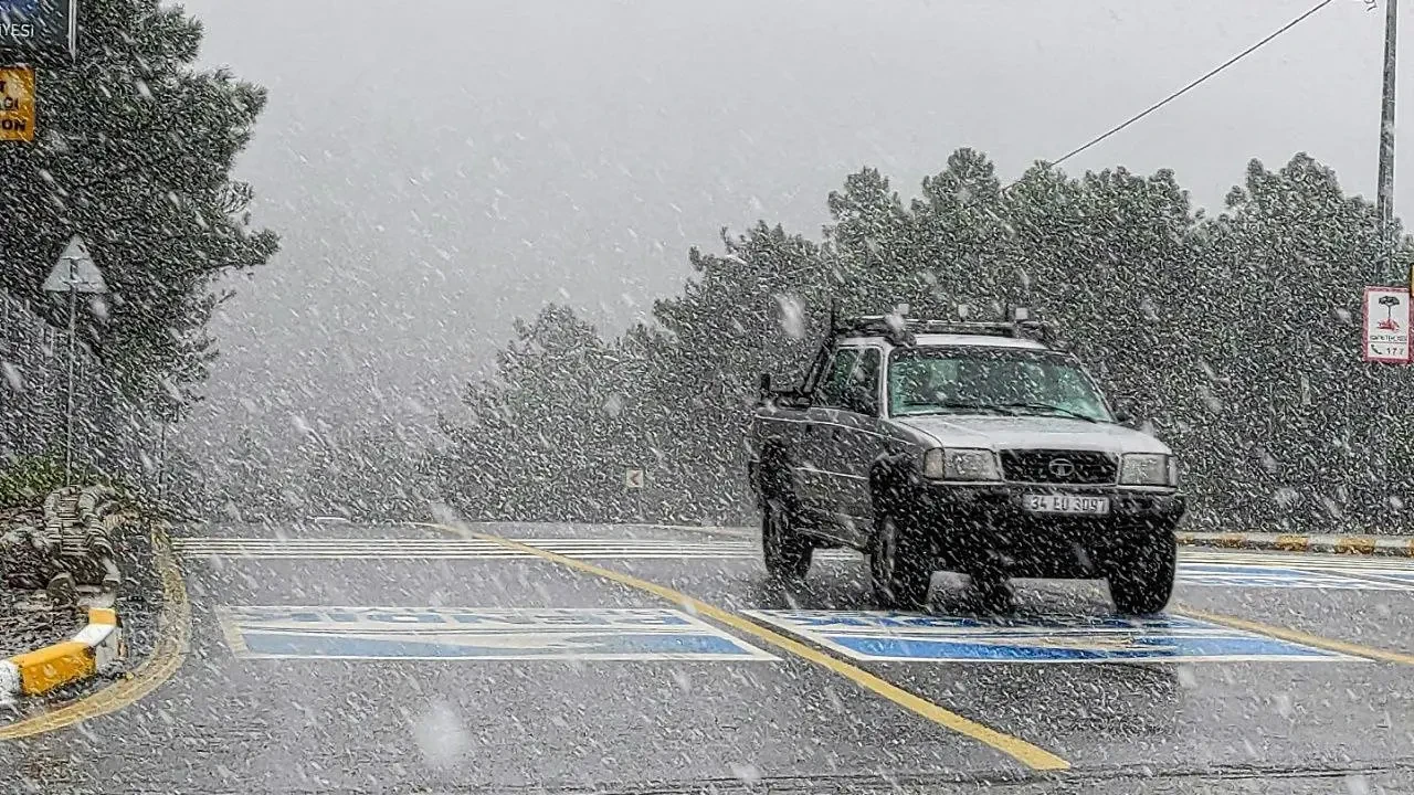 Meteoroloji yeni haritasını paylaştı: 4 ilde eğitime ara verildi, hava durumu kötüleşiyor 2