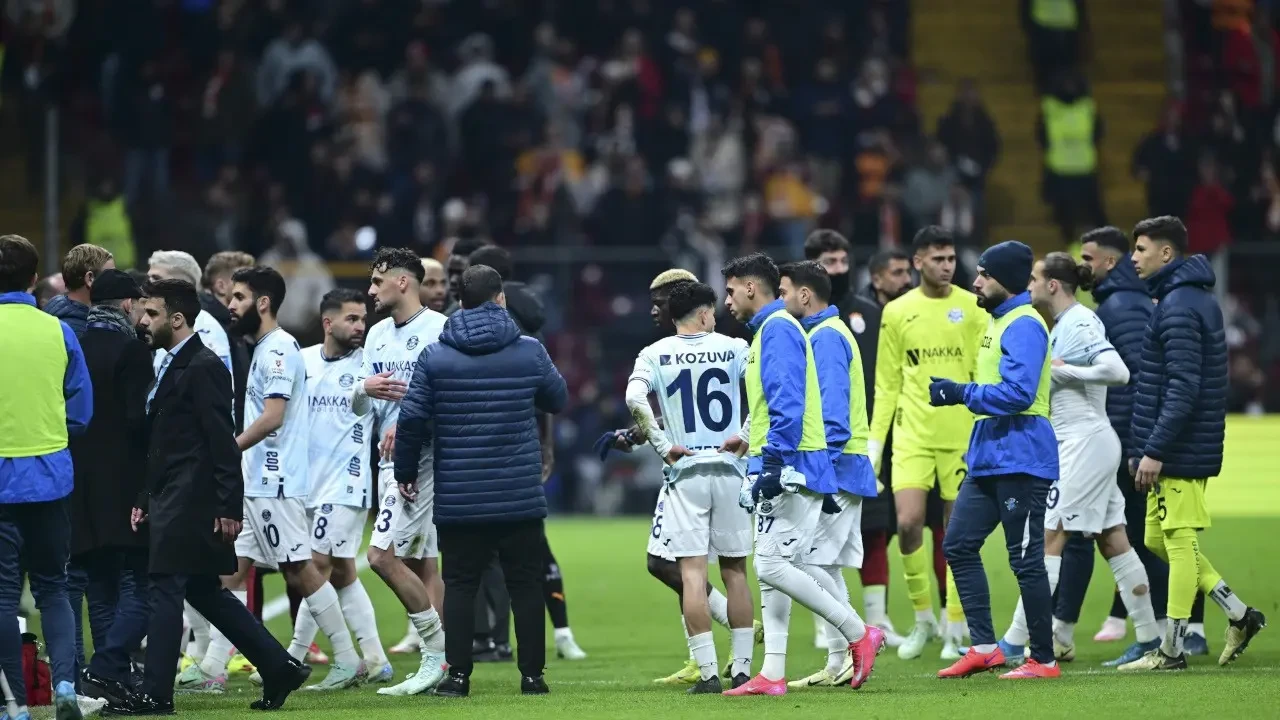 Galatasaray, Adana Demirspor maçını yargıya taşıdı: Şimdi ortalık daha da karışacak 2