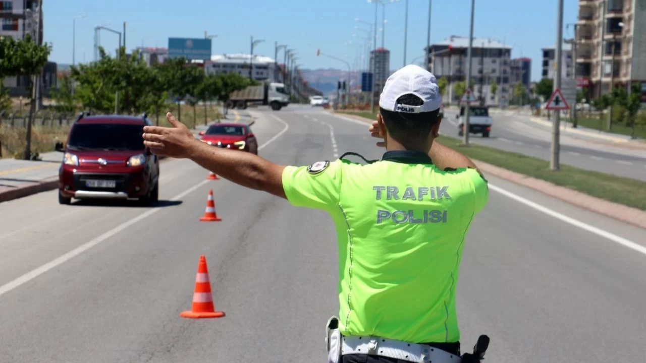 AKP'den Trafik ve Güvenlikte Sert Önlemler! Yeni Kanun Teklifi İle Hapis Cezasına Kadar Gidilecek