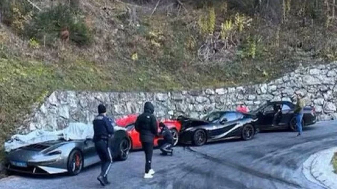 Dünyanın En Pahalı Trafik Kazası Yaşandı! 2 Ferrari, 1 McLaren ve 1 Bentley Çarpıştı