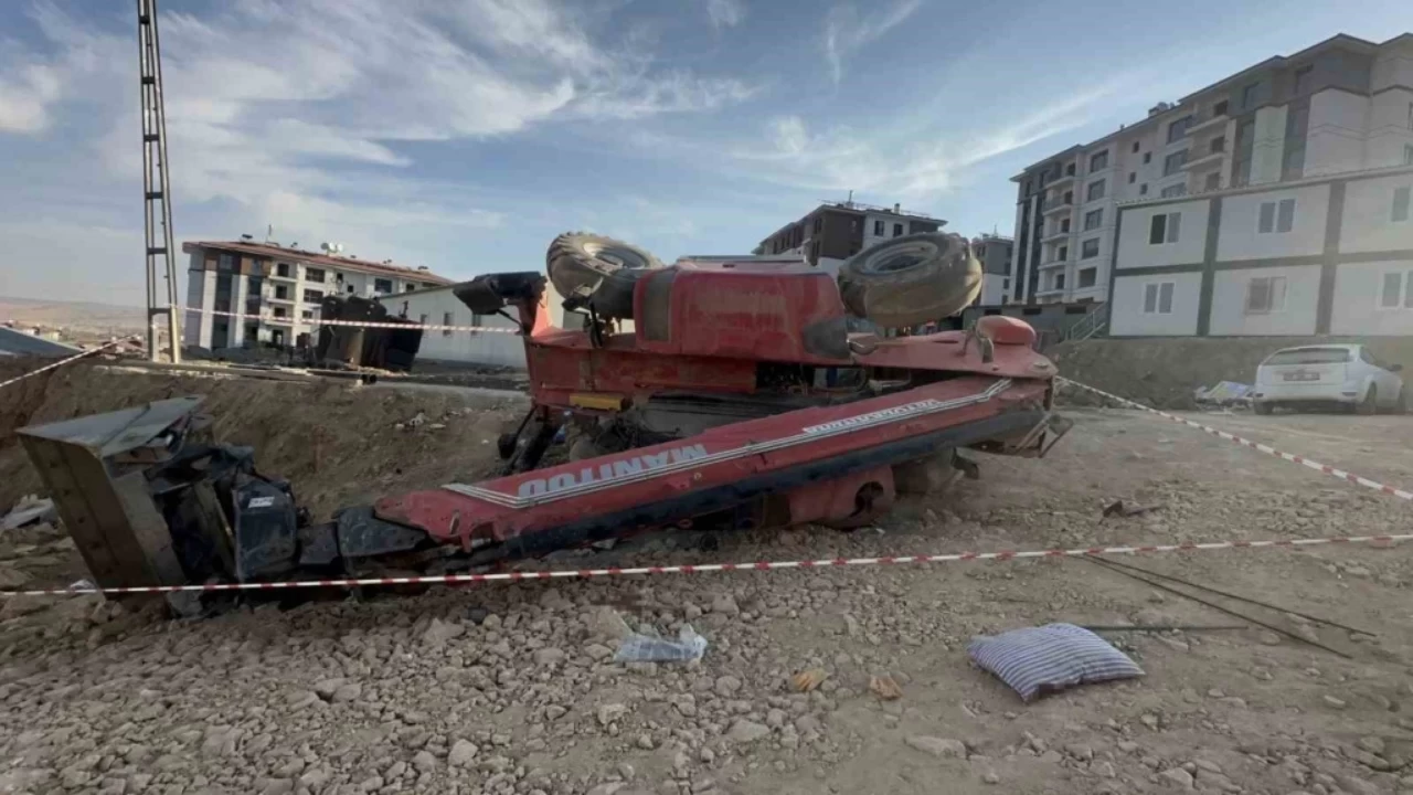 Elazığ'da Feci Kaza! 2 Genç Hayatını Kaybetti!