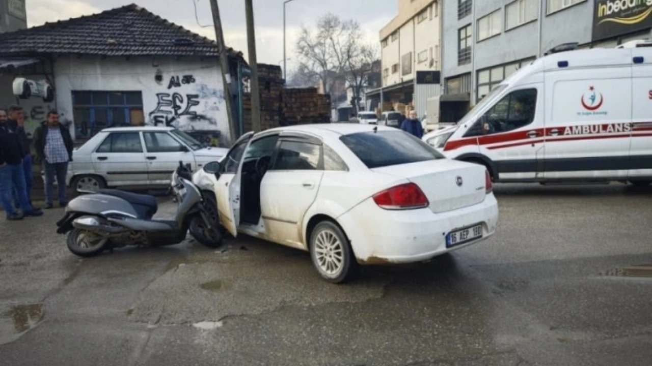 Bursa'da Feci Kaza! Kafa Kafaya Çarpıştılar