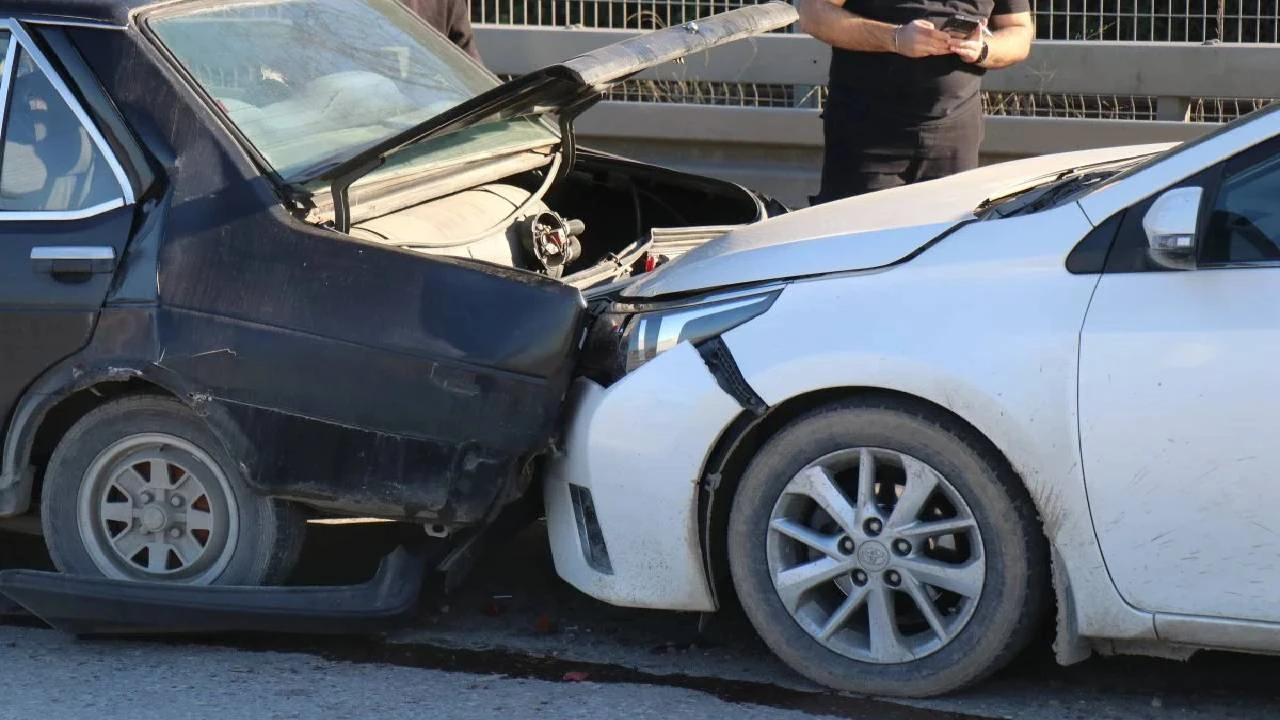 Sakarya Arifiye’de Zincirleme Trafik Kazası! Çok Sayıda Yaralı Var