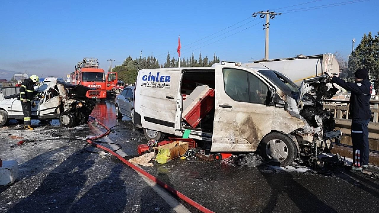 Muğla Ula'da korkutan zincirleme trafik kazası: 3 yaralı