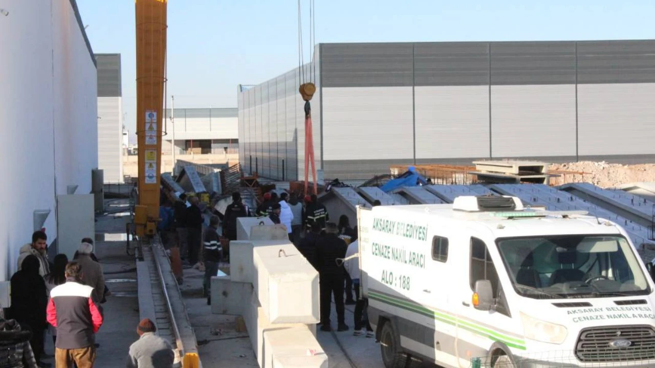 Aksaray Organize Sanayi Bölgesinde Dehşet Ölüm! Beton Blok Üzerine Düştü, Orada Can Verdi